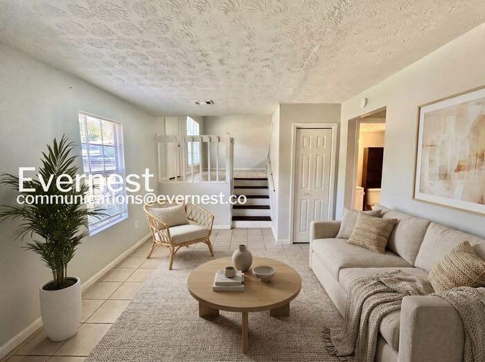 1373 Mill Lake Cir - Photo 4 of 26