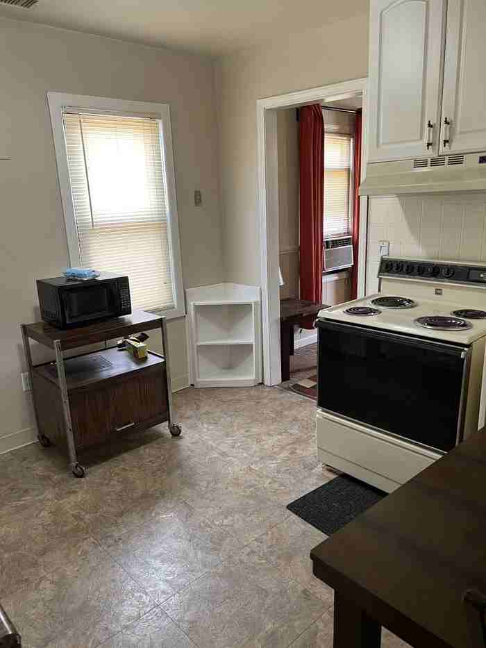 27107 Seyburn Ave - Photo 7 of 12