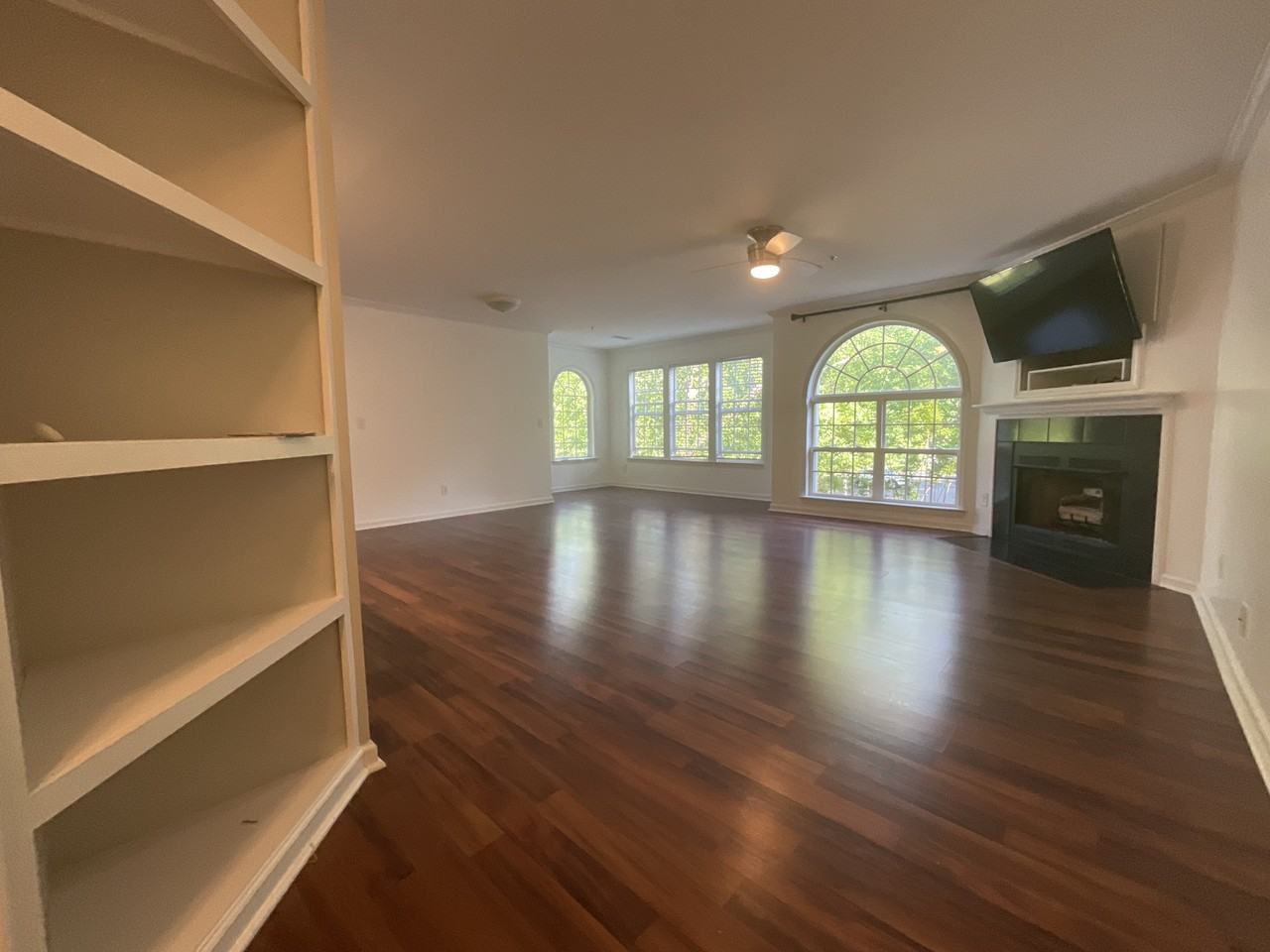 421 Ivy Glen Dr - Photo 2 of 25