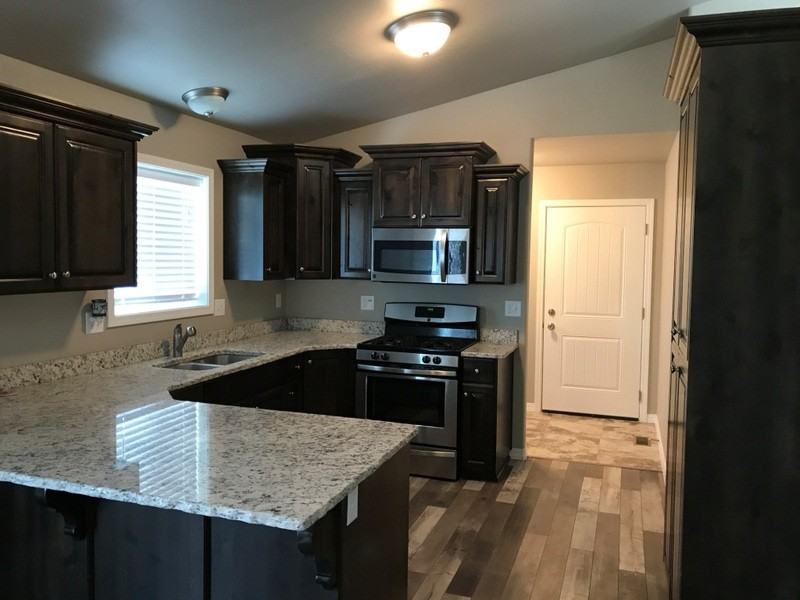 959 Preston Dr - Photo 2 of 10