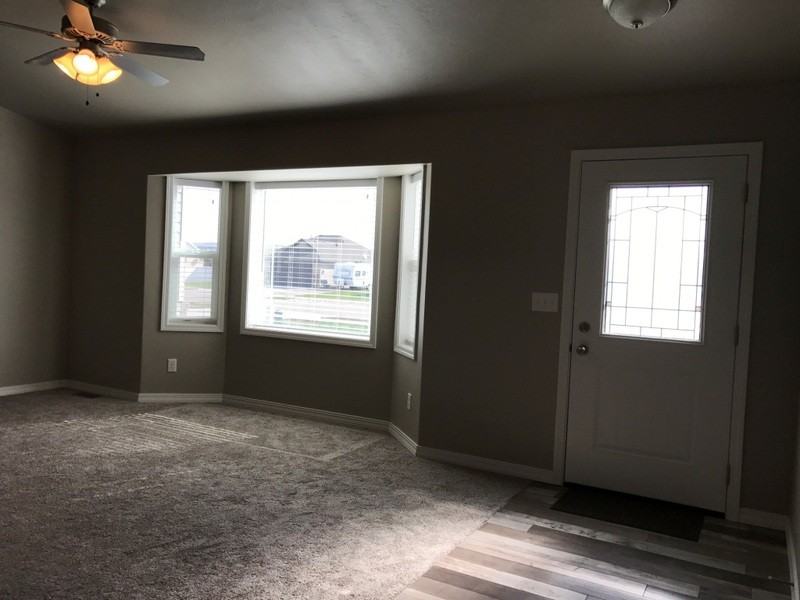 959 Preston Dr - Photo 4 of 10