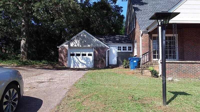 229 Pinewood Ave - Photo 2 of 21