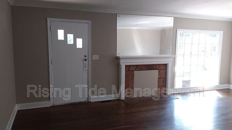 229 Pinewood Ave - Photo 5 of 21