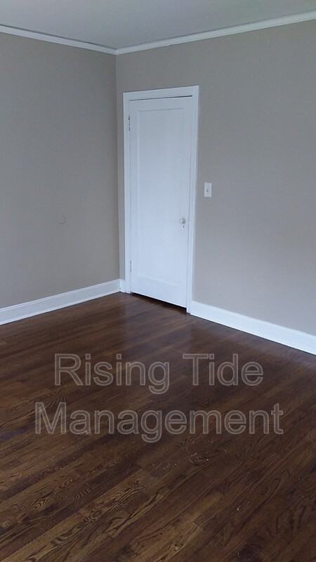 229 Pinewood Ave - Photo 7 of 21