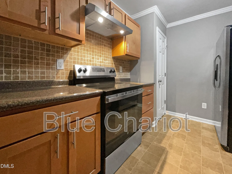 311 Burnette St - Photo 6 of 15