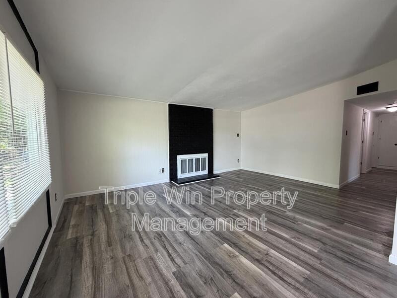 765 Bobbins Ln - Photo 3 of 25