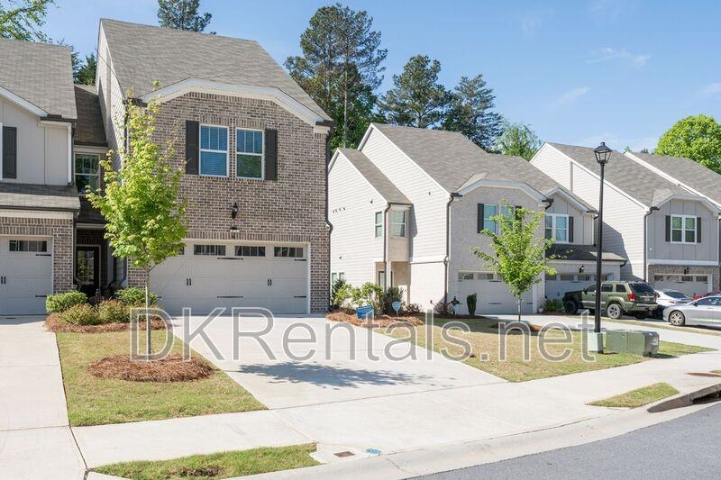 345 Timberland Ave - Photo 2 of 27