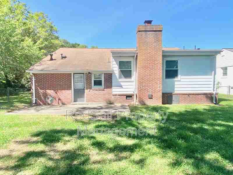 10 Westlawn Dr - Photo 3 of 4