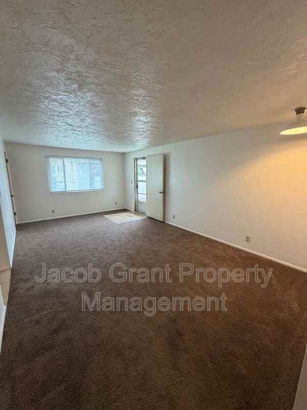 143 W Fremont Ave #3 - Photo 3 of 10