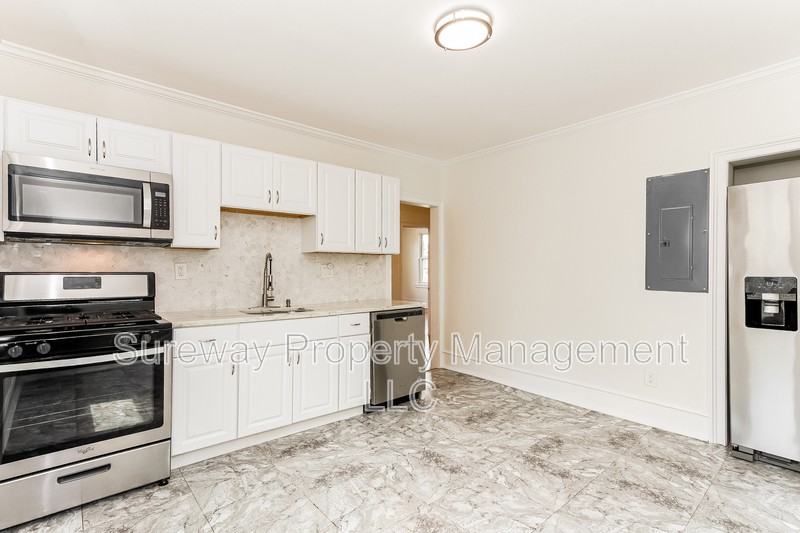 114 Walnut St - Photo 5 of 20