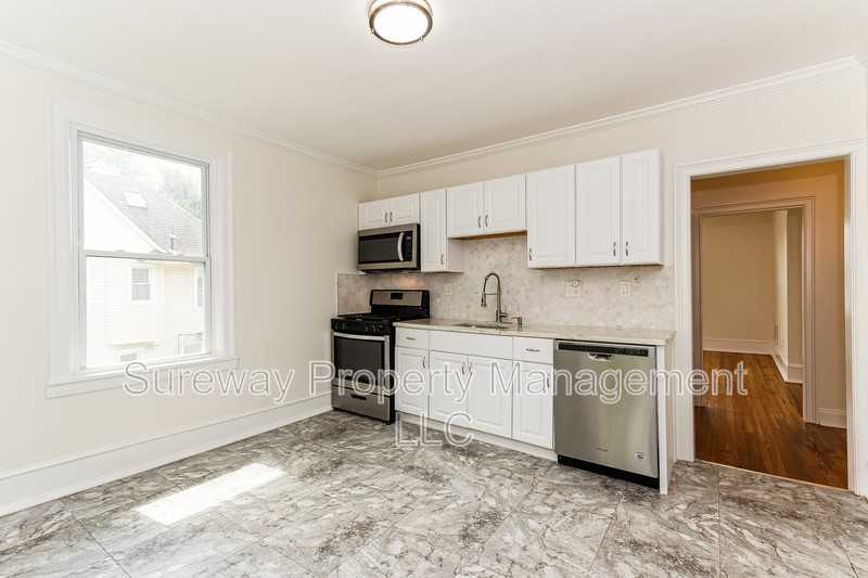 114 Walnut St - Photo 6 of 20