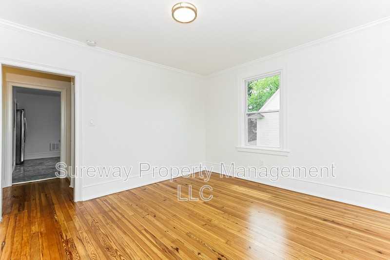 114 Walnut St - Photo 7 of 20