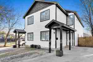 featured image of 1920 Saint Louis Ave