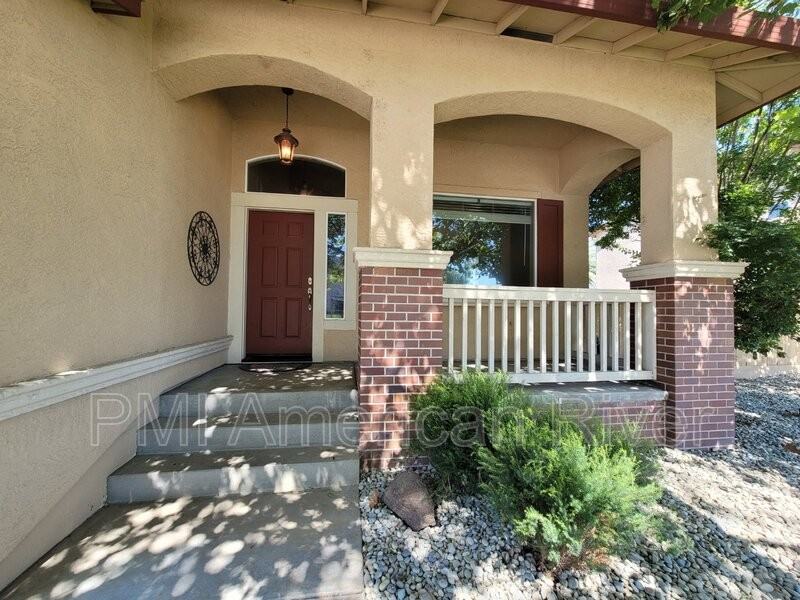 998 Bay Shore Dr - Photo 3 of 19