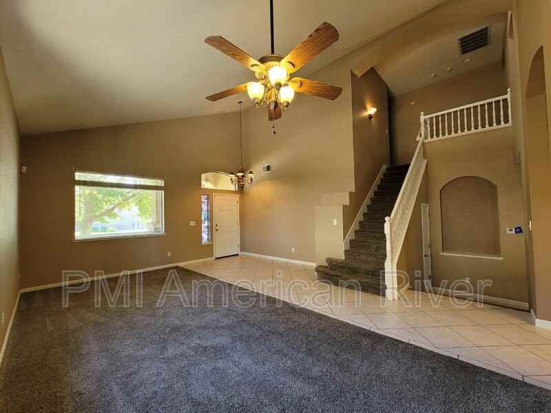 998 Bay Shore Dr - Photo 4 of 19