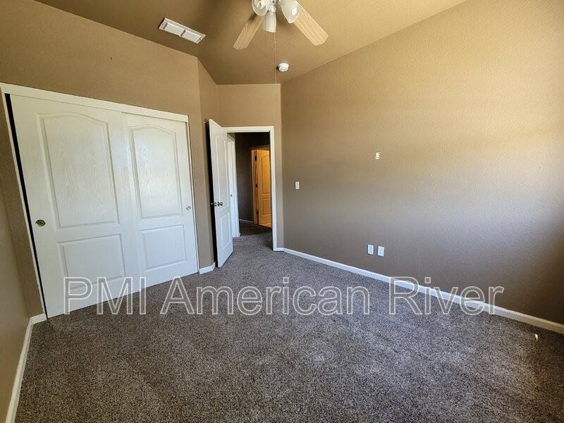 998 Bay Shore Dr - Photo 5 of 19