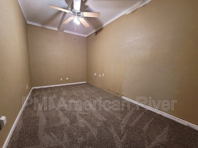 998 Bay Shore Dr - Photo 7 of 19