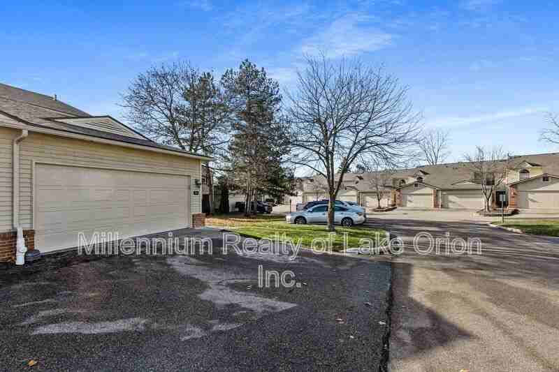 5611 Drake Hollow Dr W - Photo 4 of 29