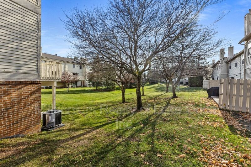 5611 Drake Hollow Dr W - Photo 5 of 29