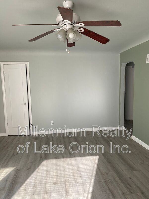 4673 Academy St - Photo 5 of 15