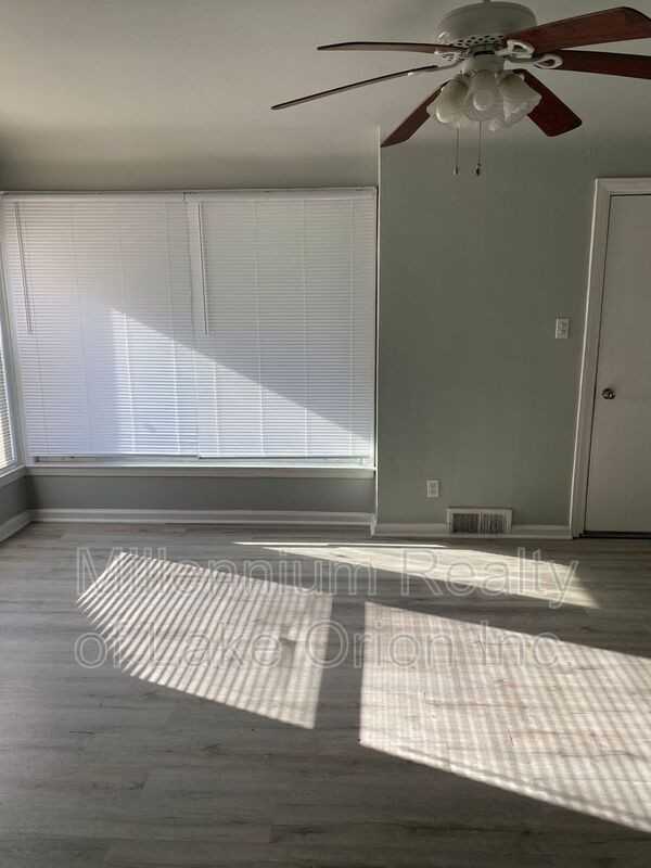 4673 Academy St - Photo 6 of 15