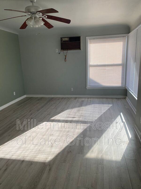 4673 Academy St - Photo 7 of 15