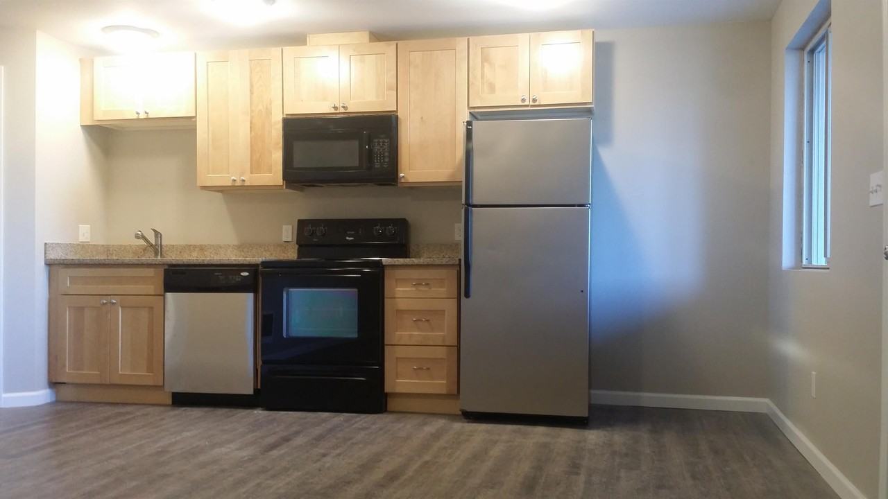 19057 Cedardale Road - Photo 4 of 7