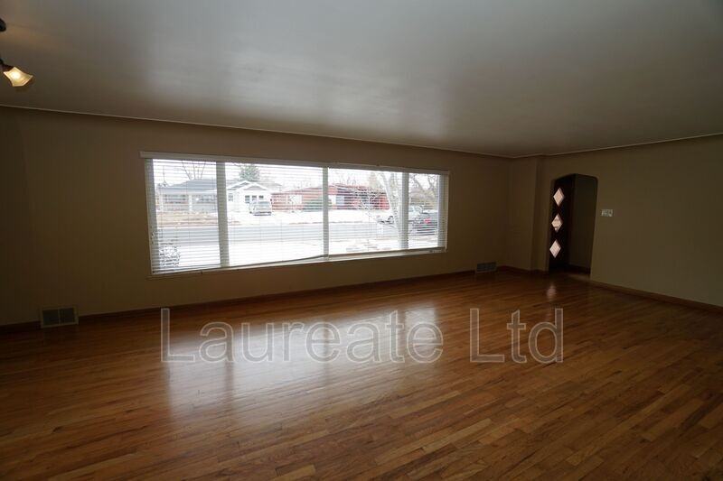 1155 Eudora St - Photo 4 of 26