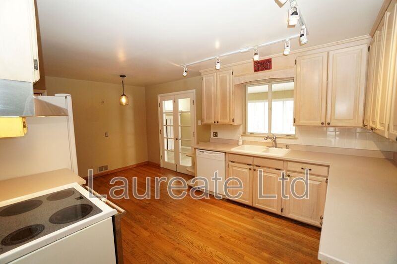 1155 Eudora St - Photo 6 of 26