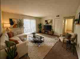 featured image of 5811 Maple St #11