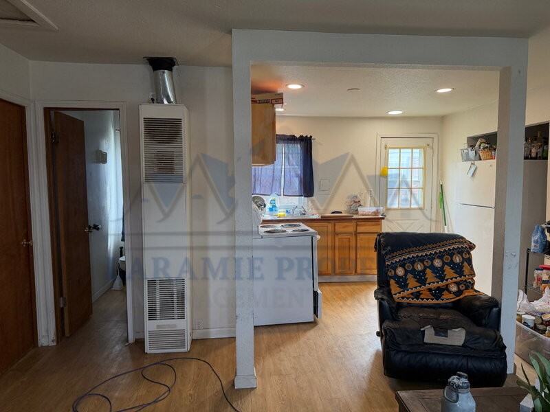 569 N 13th St - Photo 3 of 9
