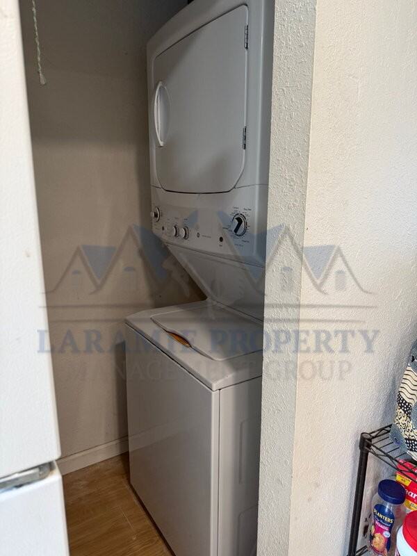569 N 13th St - Photo 4 of 9