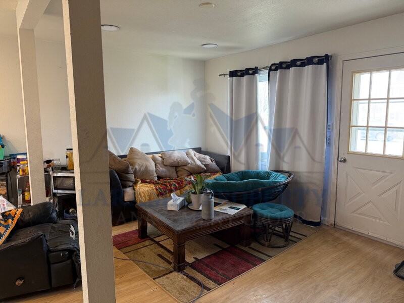 569 N 13th St - Photo 6 of 9