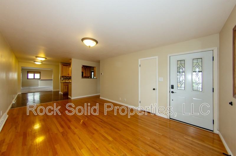 1622 Oxford Dr - Photo 5 of 41