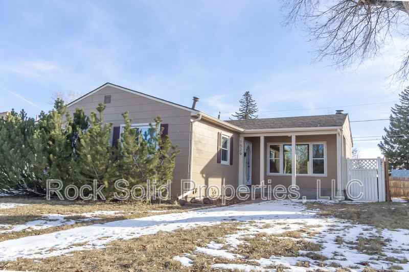 1529 Walnut Dr - Photo 2 of 39