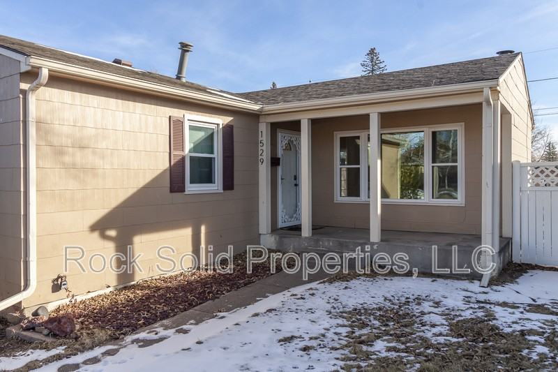 1529 Walnut Dr - Photo 4 of 39