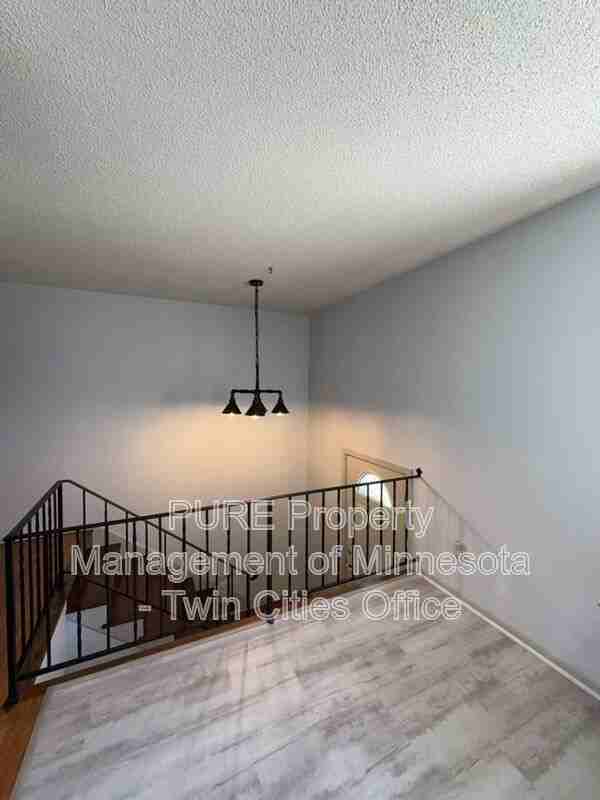 12186 Drake St Nw - Photo 4 of 22