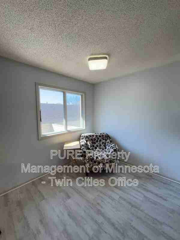 12186 Drake St Nw - Photo 5 of 22