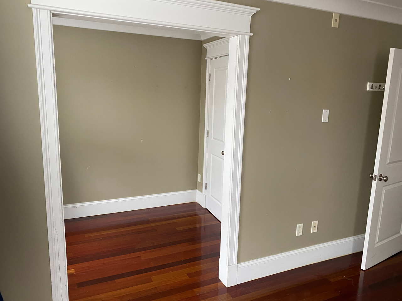 E Broadway #4 - Photo 3 of 5