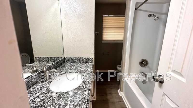 1803 Fox Ave - Photo 5 of 12