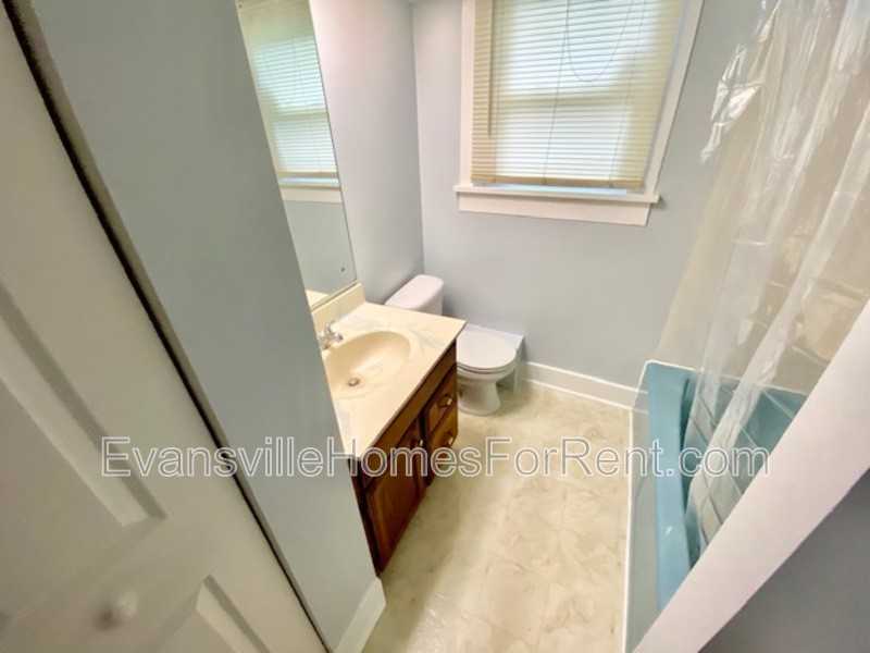 1521 Irvington Ave #UP - Photo 6 of 7