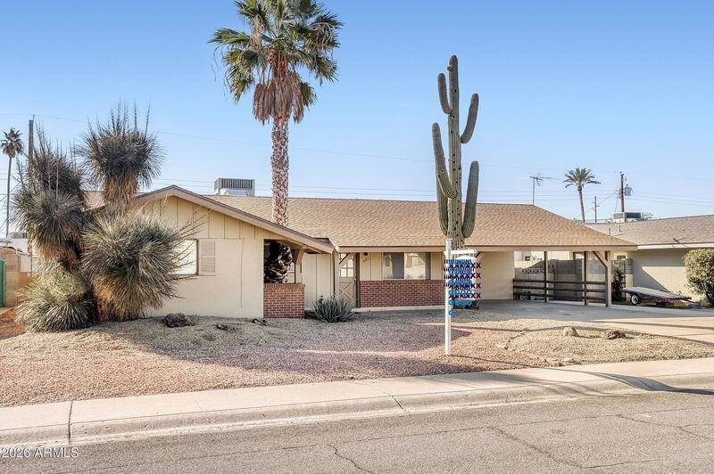 921 E Campus Dr - Photo 3 of 26