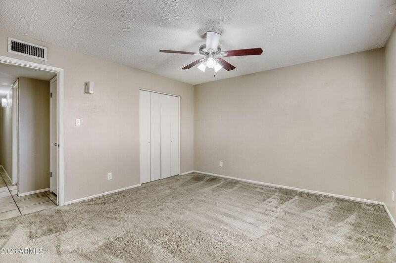 921 E Campus Dr - Photo 6 of 26