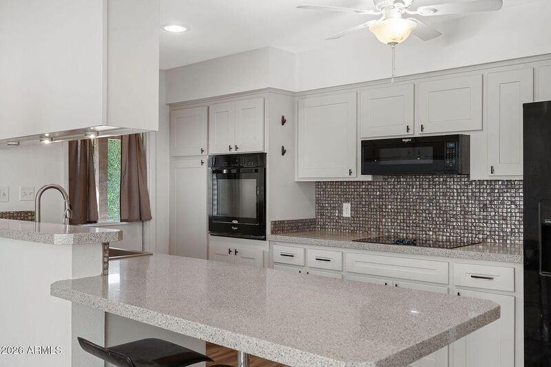 2137 E Apollo Ave - Photo 4 of 34