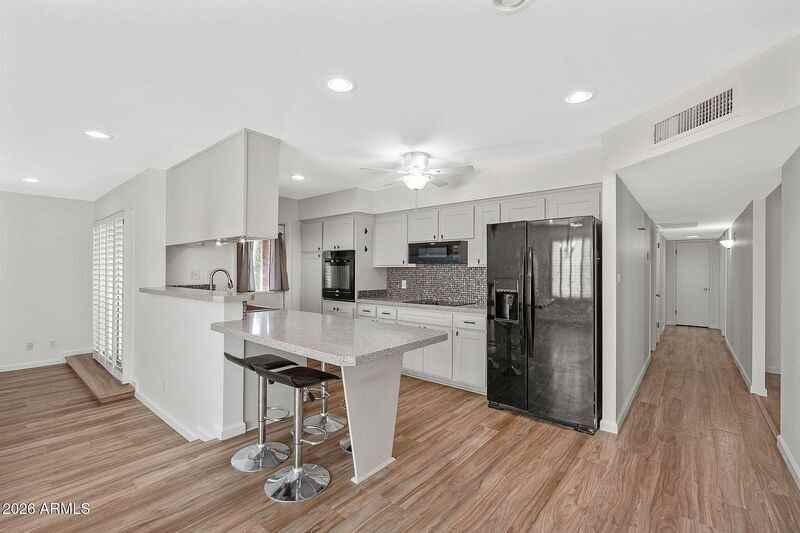 2137 E Apollo Ave - Photo 6 of 34