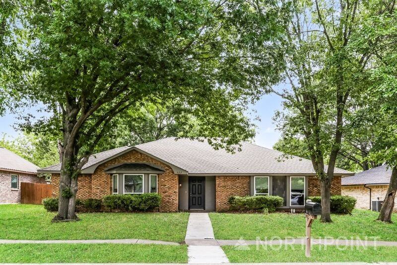 422 Ash Ln