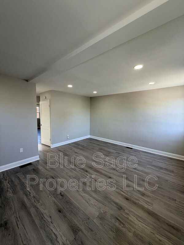 1012 Burnside Rd - Photo 3 of 17