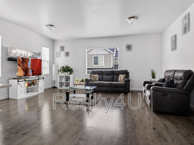 1454 Southwest - Photo 4 of 23
