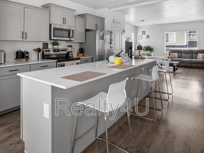 1454 Southwest - Photo 6 of 23
