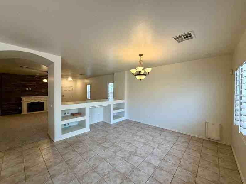 2540 W Hawks Eye Ave - Photo 5 of 26